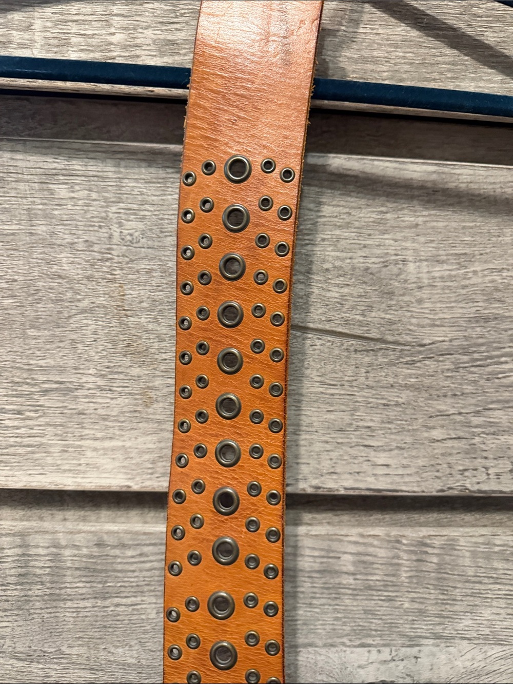 Women’s  Tan Leather Studded Belt - Fashion Casual Accessory - Picture 2 of 3